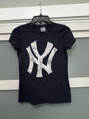 NY New York Yankees 5th & Ocean Official Merch  Ladies Babydoll Tee T-shirt XS